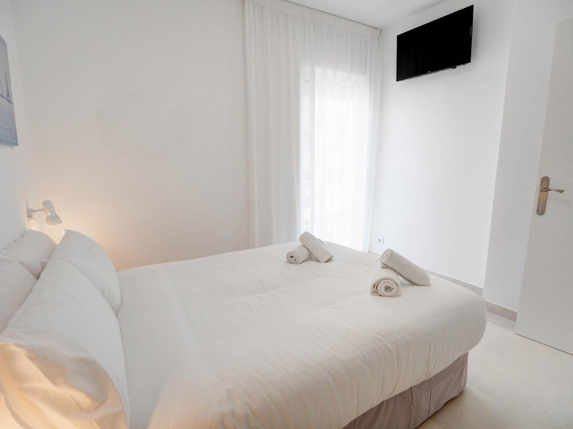 Sitges With Pool Near Beach By Hello Homes סיטגס מראה חיצוני תמונה